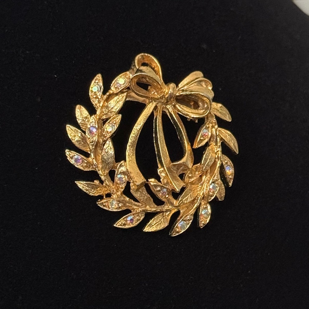 Eisenburg Rhinestone Wreath Brooch